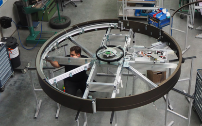 Ringförmiger Aluminiumrahmen in Werkstatt