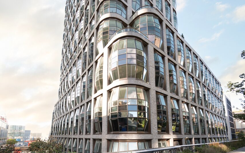 cam cepheli modern ofis binası