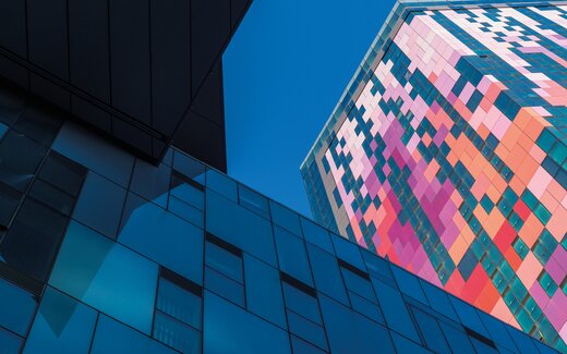 renkli cepheli modern binalar