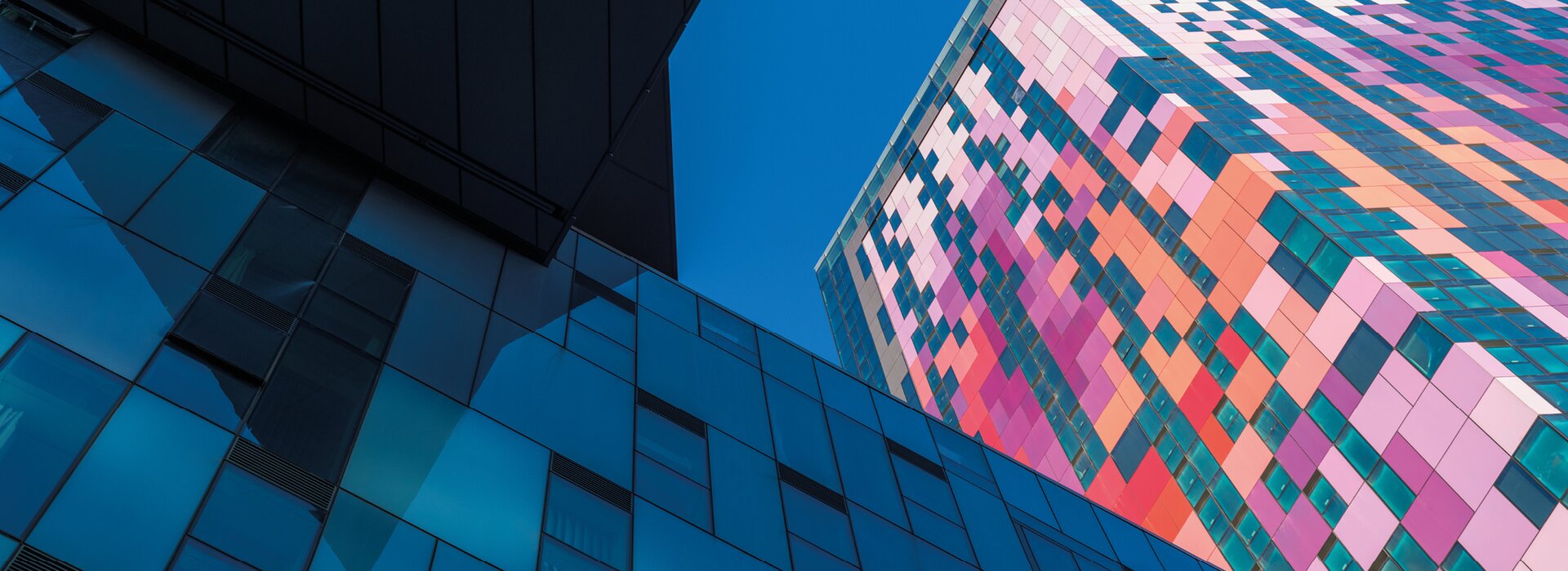 renkli cepheli modern binalar