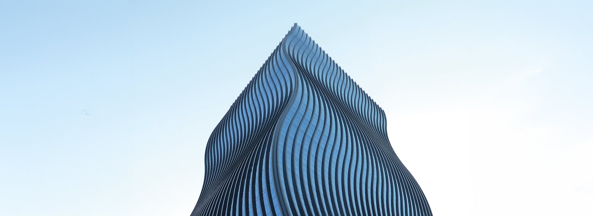 High-rise building with innovative glazing